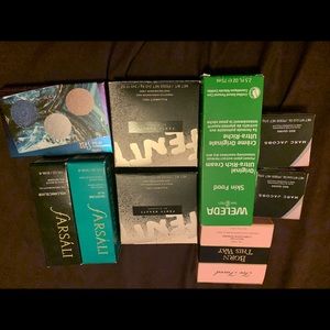 Make up all its brand new in the box